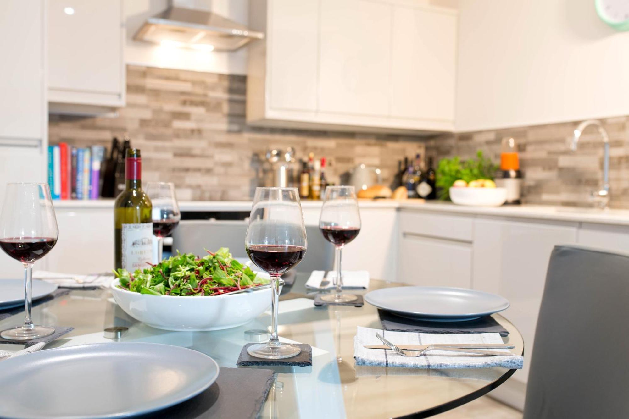 Cotels At 7Zero1 Serviced Apartments - Modern Apartments, Superfast Broadband, Free Parking, Centrally Located Milton Keynes Luaran gambar